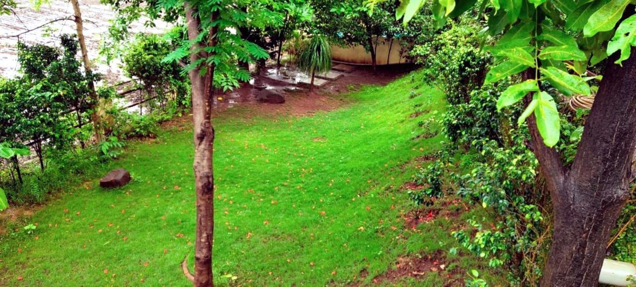 Karjat Villa Exterior foto